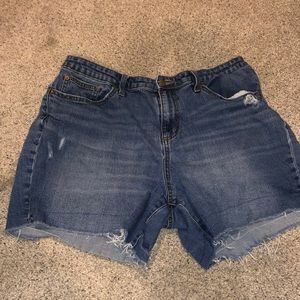 Universal thread Jean shorts